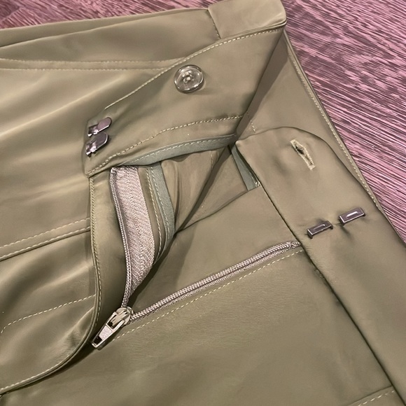 🌿Nwt House of Harlow 1960 plant green satin cargo pocket skirt slit midi XS - Picture 13 of 14